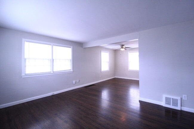Photo - January FREE On This 2 Bedroom 1 Bath Duplex