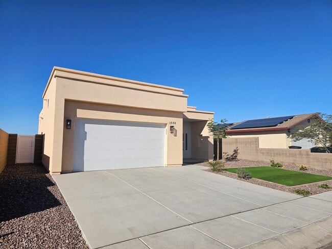 Photo - 1598 N 9th Ave