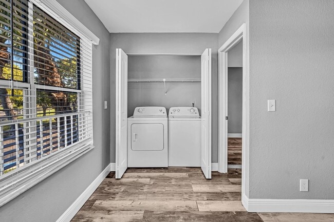 Photo - 3300 Pinewalk Dr N Unidad 1925