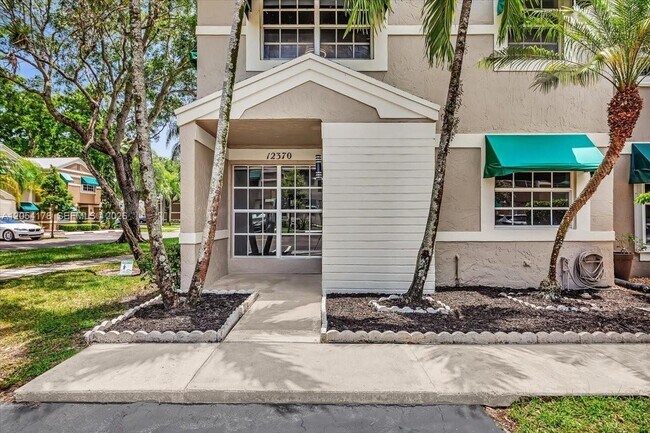 Photo - 12370 SW 52nd St
