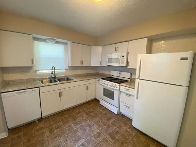 Photo - Three Bed, One Bath!