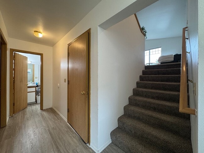 Photo - 4 Bedroom 2 Bathroom Duplex - Near WWU Unit 2324