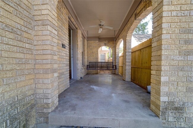 Building Photo - One side of Duplex Available- 2 Bedroom- 1...