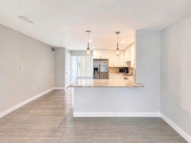 681 Palm View Dr