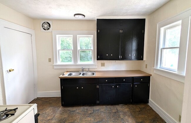 Photo - 1868 Manz St