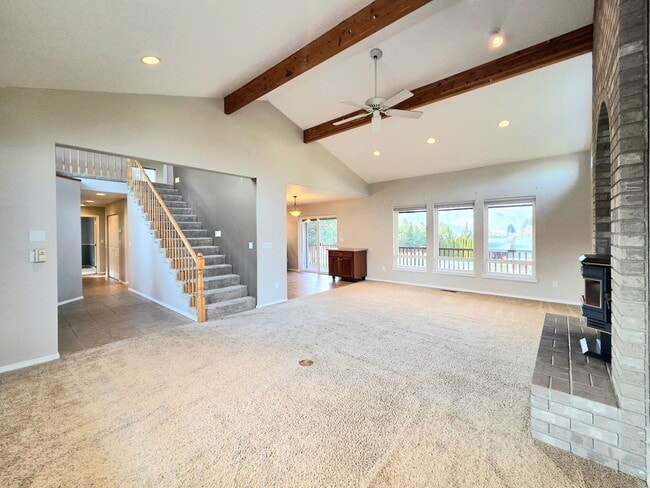 Photo - Grandiose Home on 1 Acre -- in East Wenatchee for Rent!!