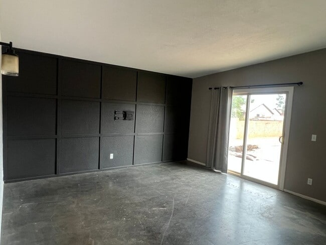Photo - Room for all your toys, large and small!