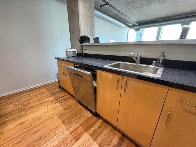 Photo - 700 W Van Buren St Unit 700 W Van Buren St 1201