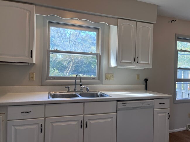 Photo - 627 11th Ave