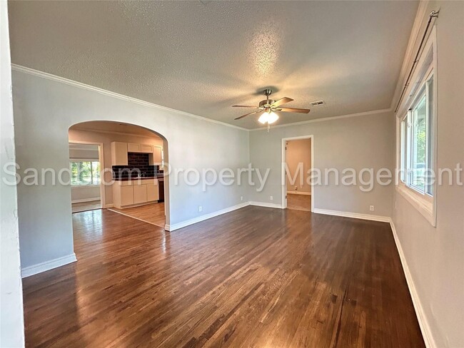 Photo - 1324 S Erie Ave