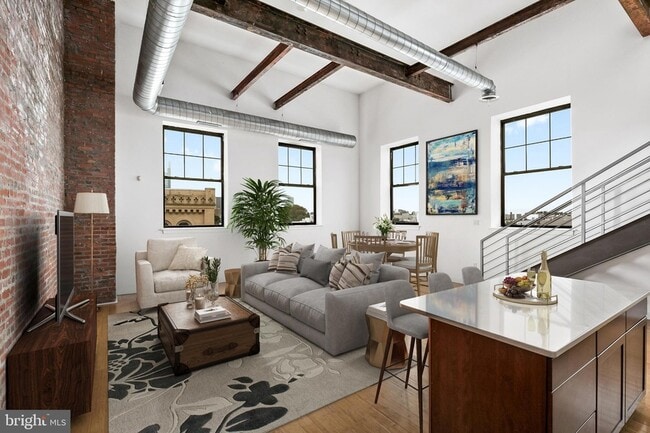 Building Photo - 1637 39 Poplar Street Unit S4