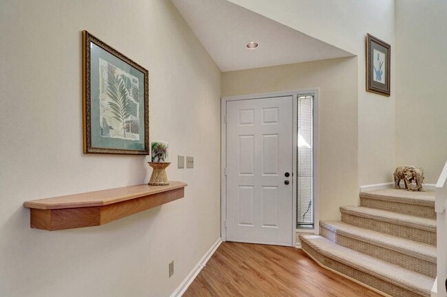 Photo - 858 Windermere Way