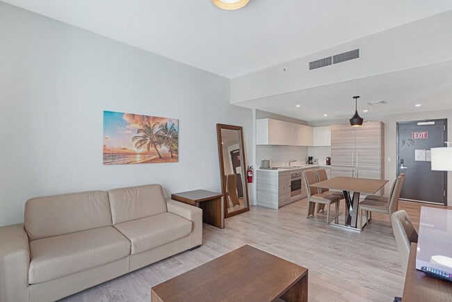 Building Photo - 777 N Ocean Dr Rental