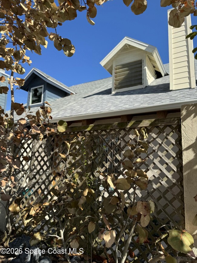 Building Photo - 8154 Ridgewood Ave