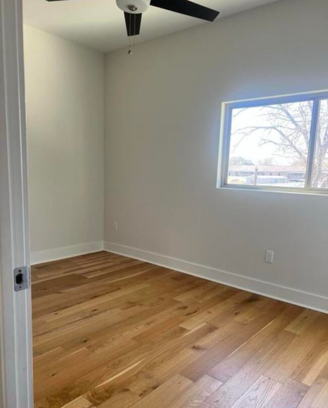 Photo - 212 Highland Oaks Ln