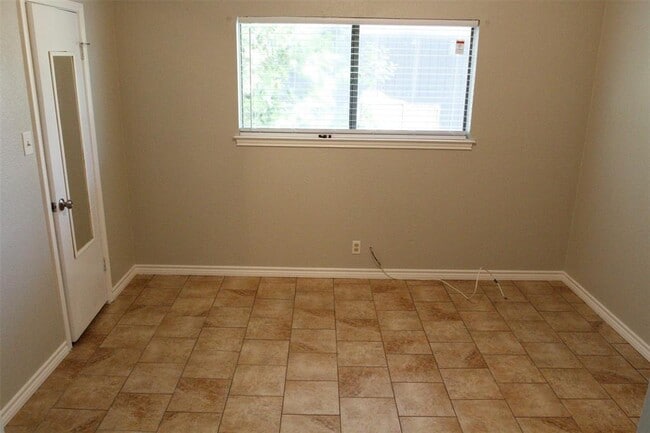 Photo - 2207 Lancaster Gate Cove