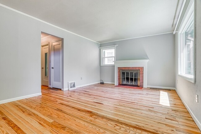 Photo - Charming 3 Bedroom 1 Bathroom home in Desirable Lincoln Neighborhood!