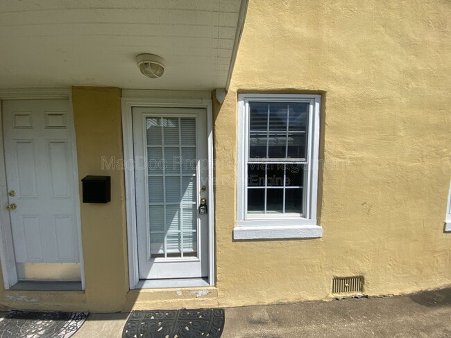 Photo - 1115 Winchester St Unit C