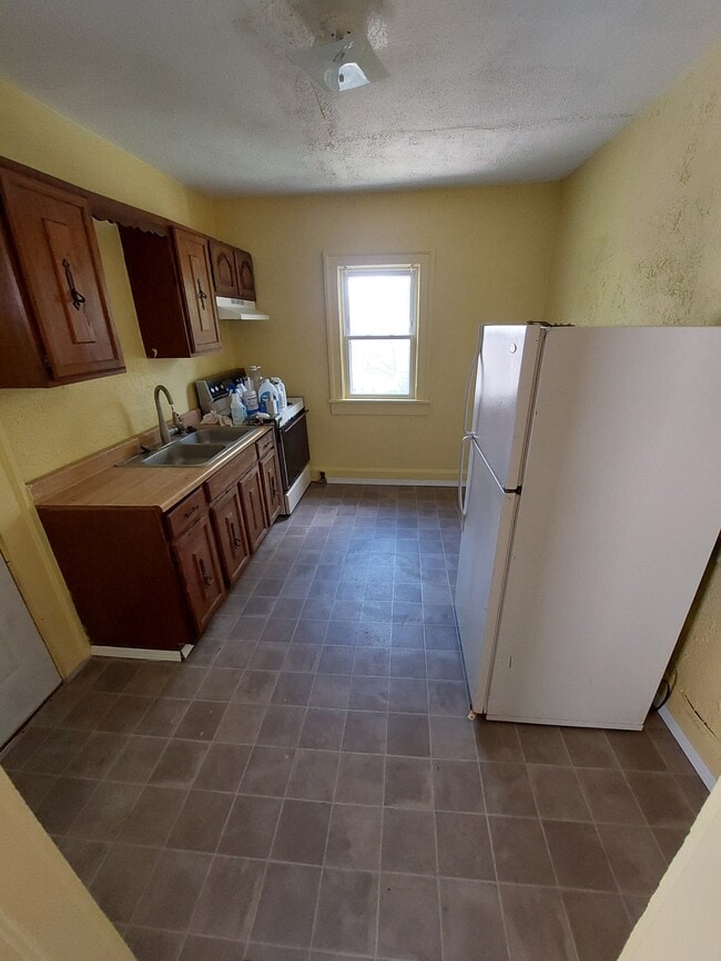 cocina - 1242 S 5th St Unidad 1242 half