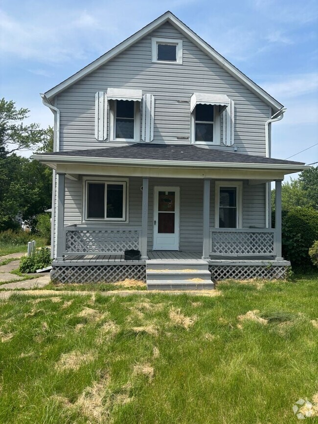 Building Photo - Section 8 welcome, 4bd 2 bath Rental