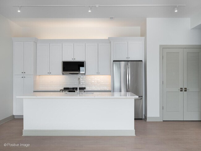 Photo - 3202 N Racine Ave Unit 202