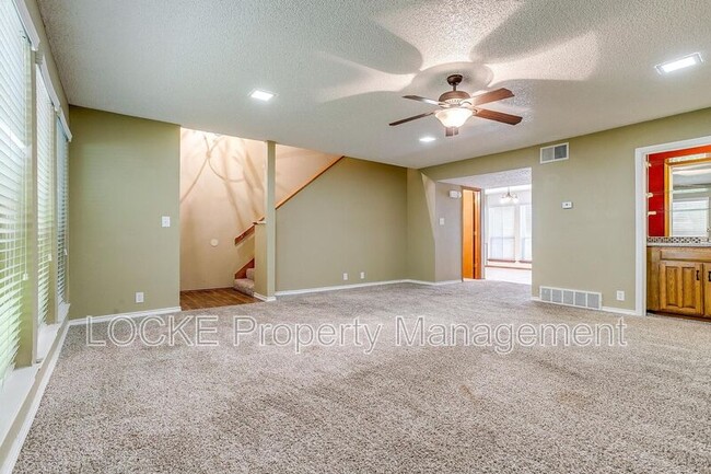 Photo - 6428 Lago Vista Dr