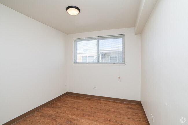 2 BR, 1 BA - Second Bedroom