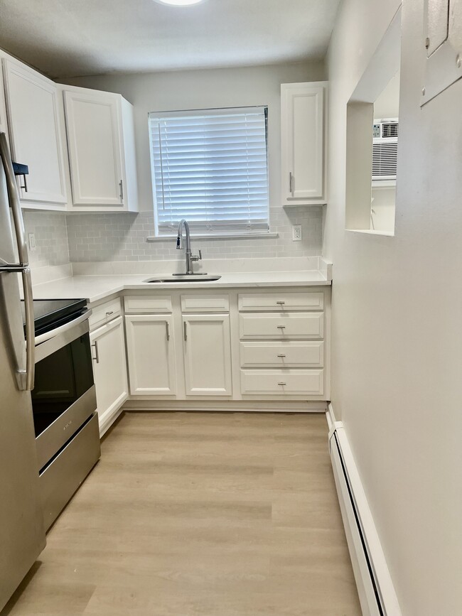 1 Bedroom - Fernwood Apartments