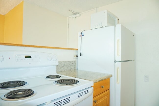 Photo - OCEAN VIEWS! FULLY FURNISHED 1/1! Unit 3302