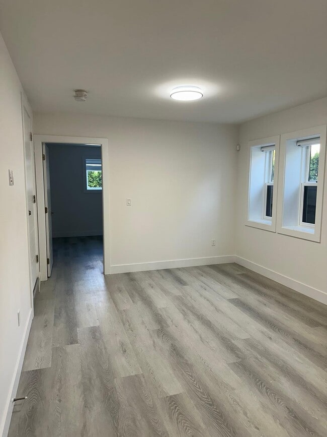 Building Photo - 6985 Canada Wy Unit 4