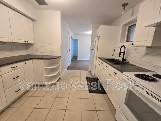 315 Hardie Rd