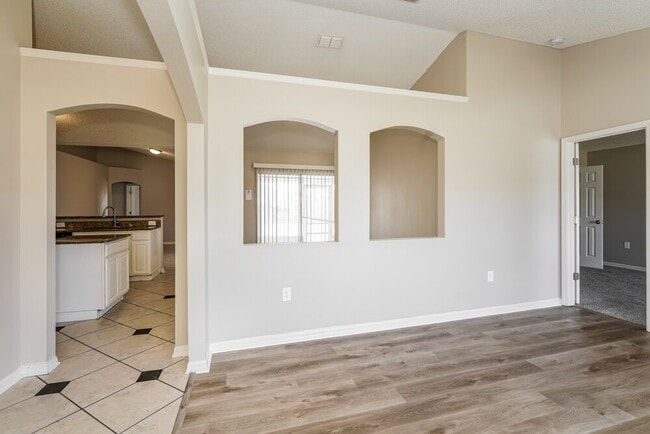 Photo - 2429 Ainsworth Ave Casa