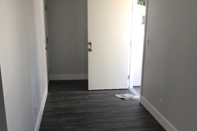 Photo - 210 W 57th St
