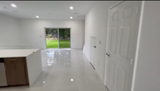 Photo - 1350 Crystal Way