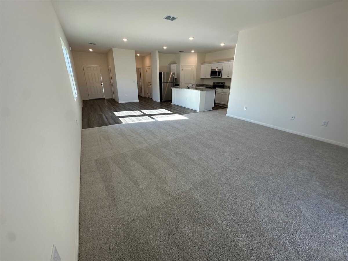 Photo - 112 Rother Pl