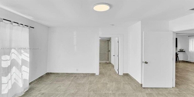Photo - 211 SE 9th St