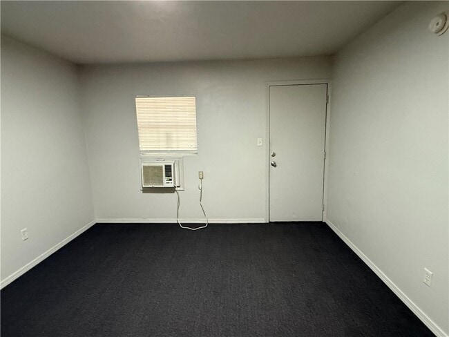 Building Photo - 269 E Pickens Rd Unit 5