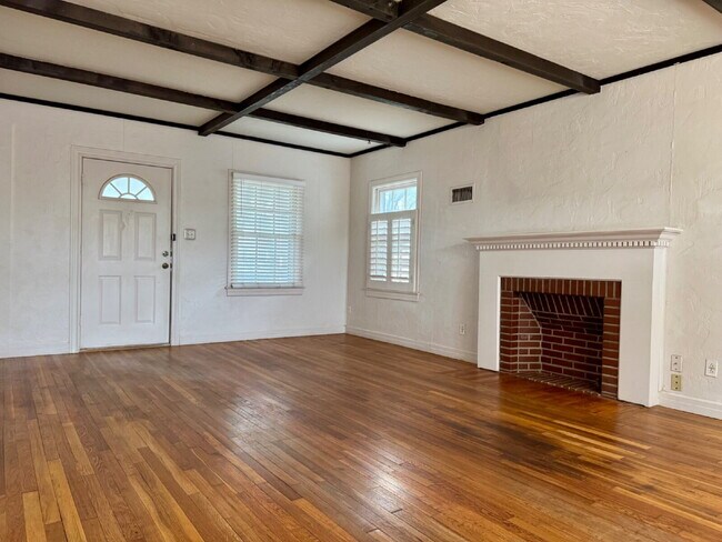 Photo - 2 Story Cute House Close to Campus! Flexible lease terms available. Choose from 6, 9, or 18-month...