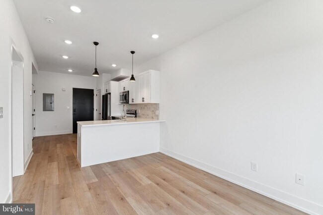 Photo - 901 Leland St Unit 1 BEDROOM