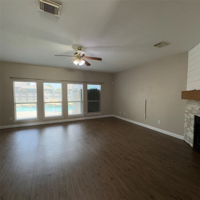 2417 Seguine Dr