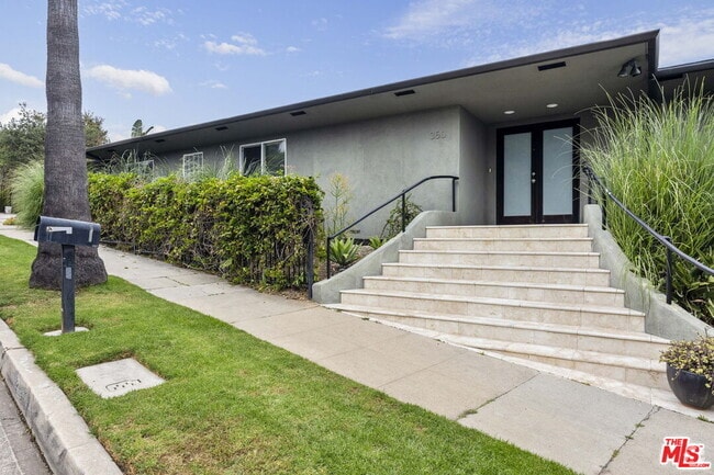 Building Photo - 350 Chautauqua Blvd Rental