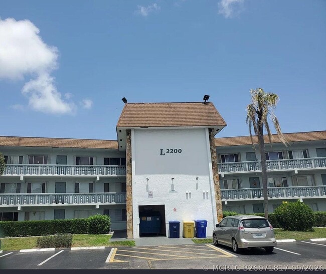 Building Photo - 2200 Springdale Blvd Unit 206