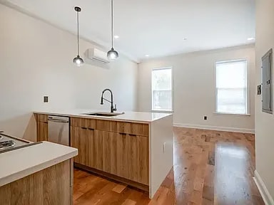 Photo - 2841 W Diamond St Unit 10