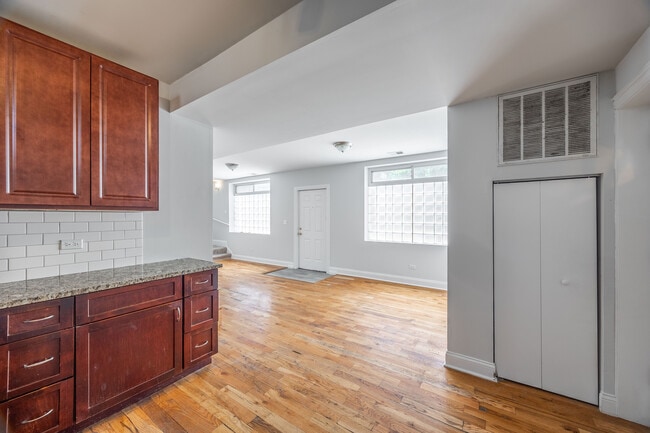 Photo - 1505 N Talman Ave Unit CH