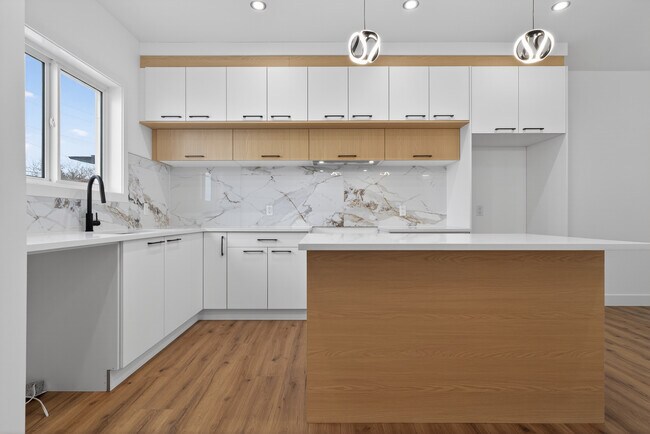 Photo - 8721 77 Ave NW Unit 4