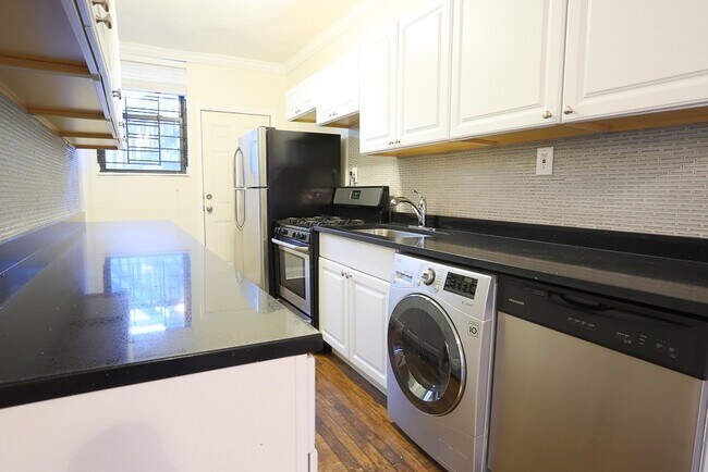 Photo - 709 W Roscoe St Unit J04P