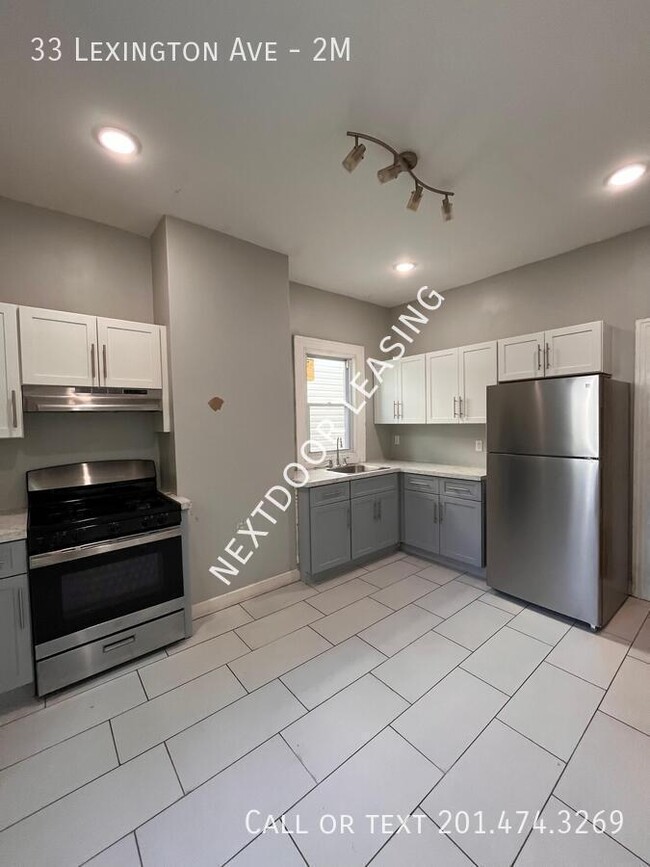 Building Photo - 33 Lexington Ave Unit 2M