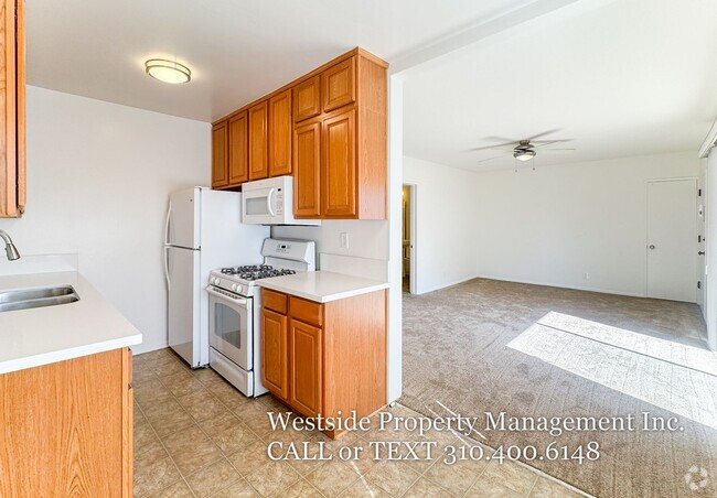 Building Photo - Fantastic West LA Neighborhood  Upper 2+1.5 Unit 9 Rental