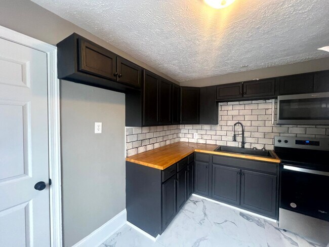 Photo - 124 Eastwood Ave