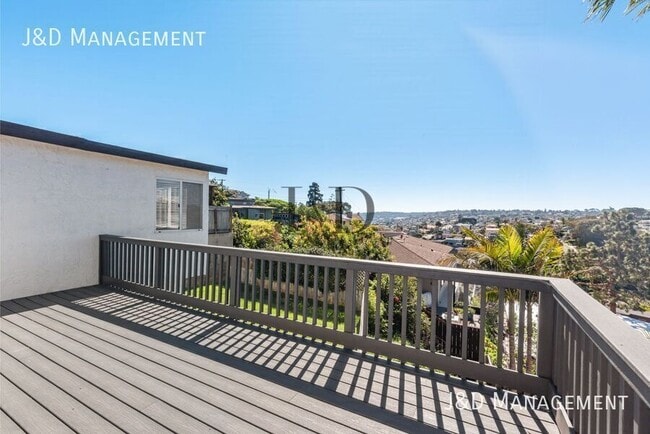 Photo - 3419 Russell St